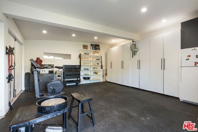 947 S Cloverdale Avenue, Los Angeles, CA 90036