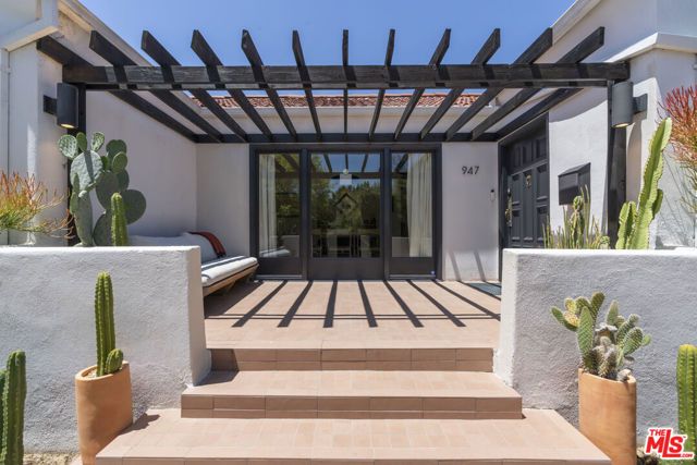 947 S Cloverdale Avenue, Los Angeles, CA 90036