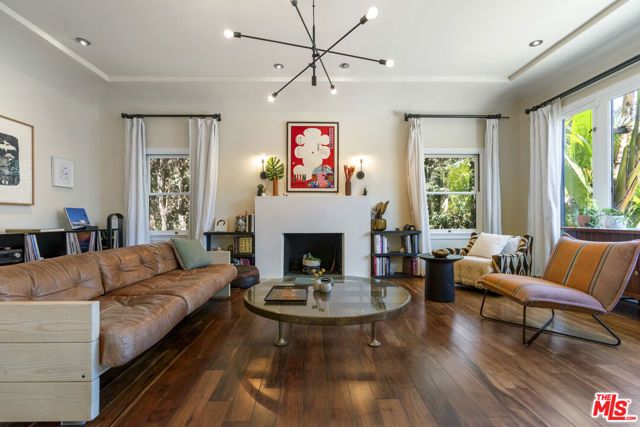 947 S Cloverdale Avenue, Los Angeles, CA 90036