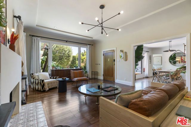 947 S Cloverdale Avenue, Los Angeles, CA 90036