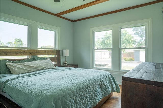 801 Avenue F, El Campo, TX 77437