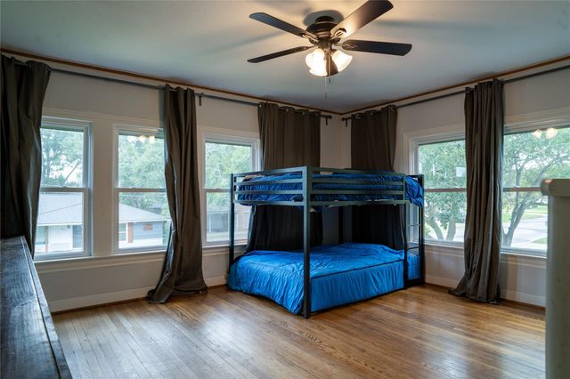 801 Avenue F, El Campo, TX 77437