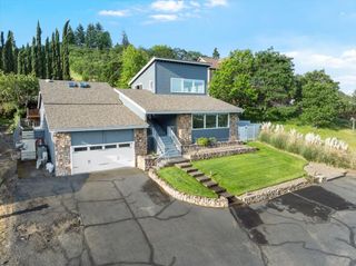 4400 Hillcrest Road, Medford, OR 97504