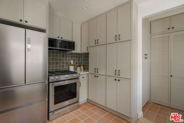 619 N Sycamore Avenue, Los Angeles, CA 90036