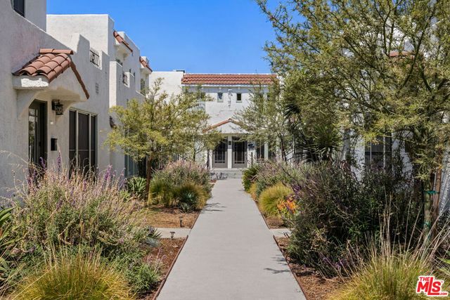 619 N Sycamore Avenue, Los Angeles, CA 90036