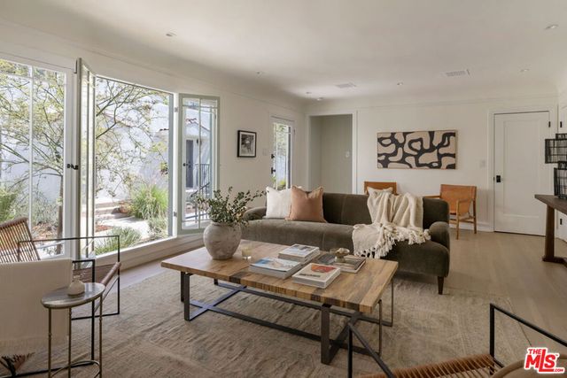 619 N Sycamore Avenue, Los Angeles, CA 90036