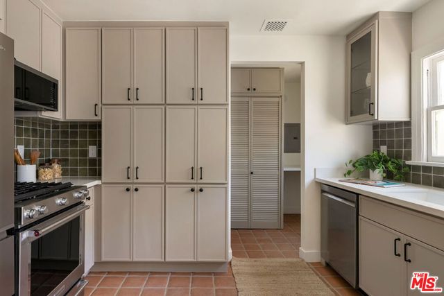 619 N Sycamore Avenue, Los Angeles, CA 90036