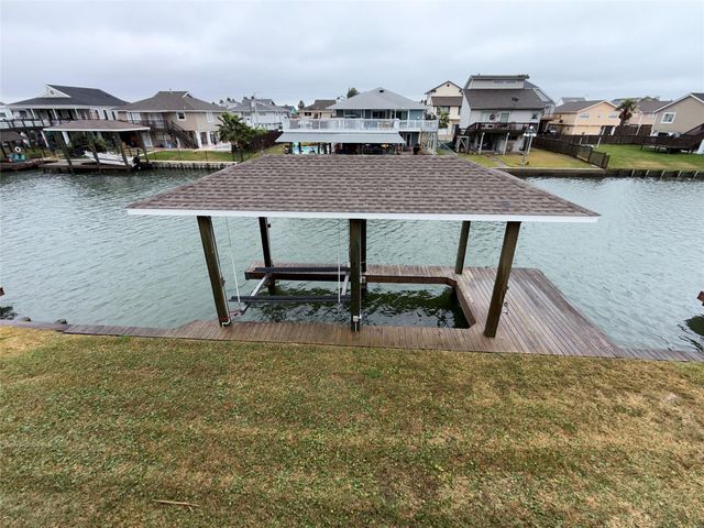 969 Bonita Street, Hitchcock, TX 77563