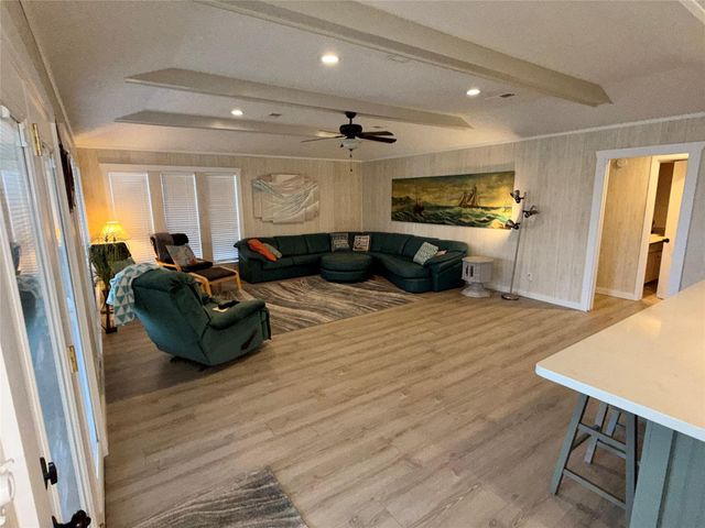 969 Bonita Street, Hitchcock, TX 77563