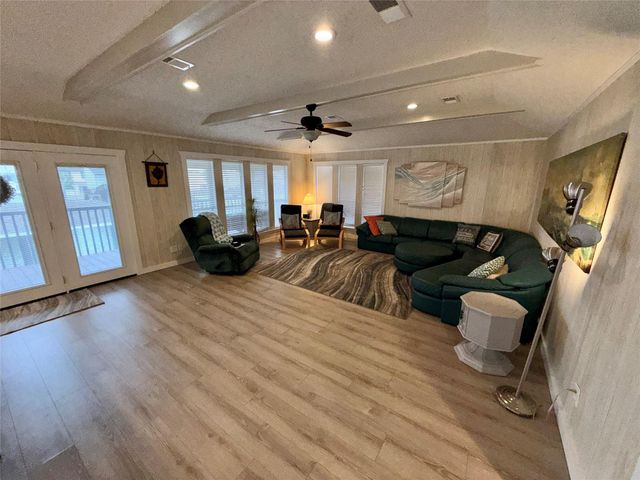 969 Bonita Street, Hitchcock, TX 77563