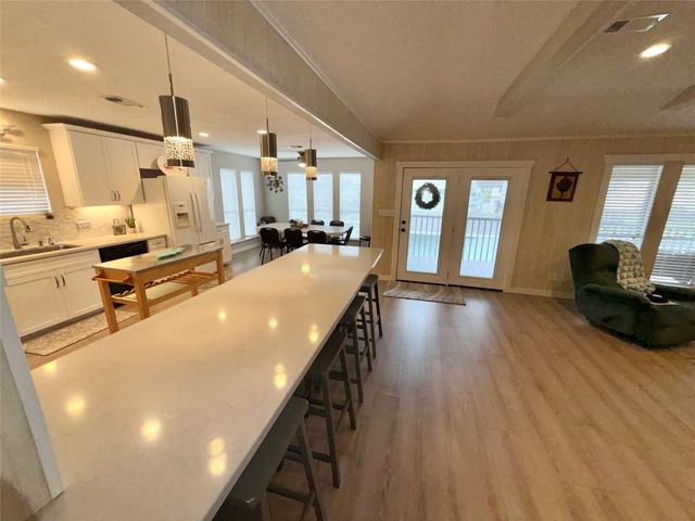 969 Bonita Street, Hitchcock, TX 77563