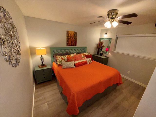 969 Bonita Street, Hitchcock, TX 77563