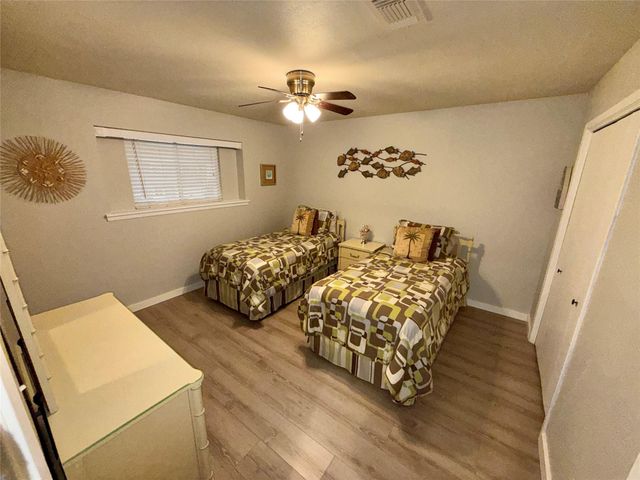 969 Bonita Street, Hitchcock, TX 77563