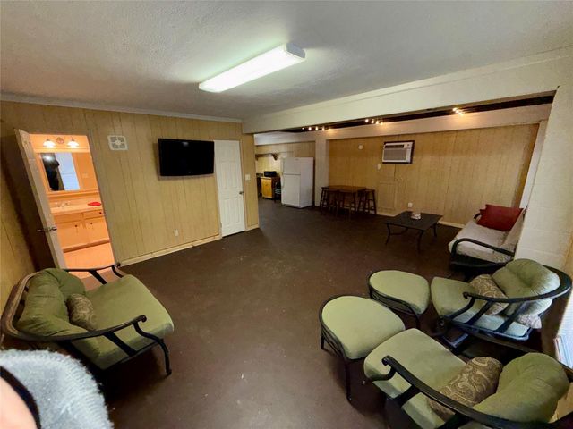 969 Bonita Street, Hitchcock, TX 77563