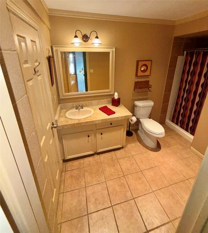 969 Bonita Street, Hitchcock, TX 77563