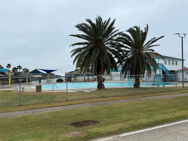 969 Bonita Street, Hitchcock, TX 77563