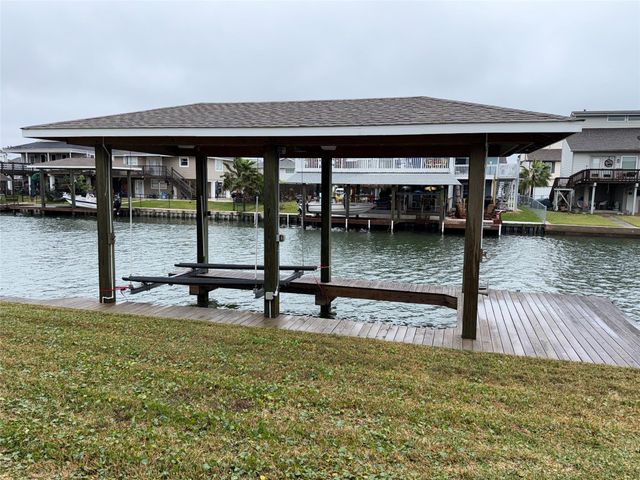 969 Bonita Street, Hitchcock, TX 77563