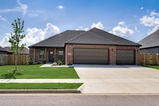 2105 Dobbs Street, Pea Ridge, AR 72751