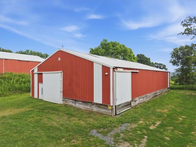 4065 Country Side Lane, Lower Saucon Twp, PA 18055