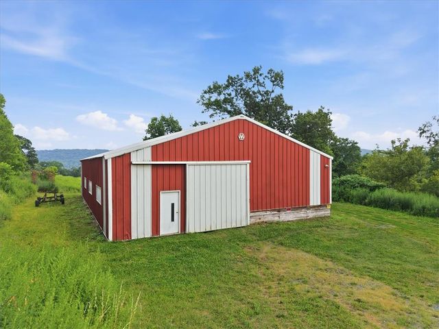 4065 Country Side Lane, Lower Saucon Twp, PA 18055