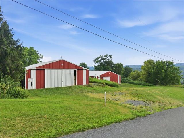 4065 Country Side Lane, Lower Saucon Twp, PA 18055