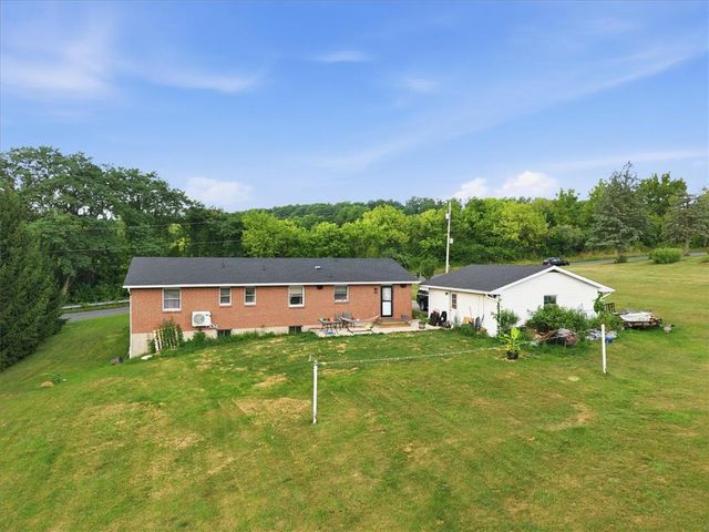 4065 Country Side Lane, Lower Saucon Twp, PA 18055