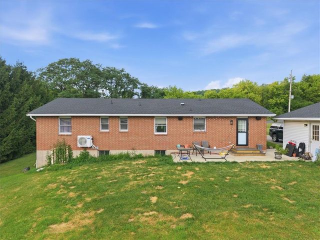 4065 Country Side Lane, Lower Saucon Twp, PA 18055