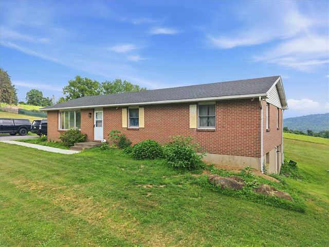4065 Country Side Lane, Lower Saucon Twp, PA 18055