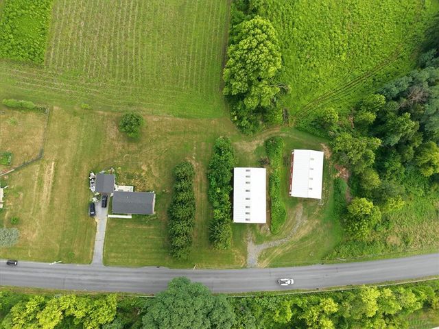 4065 Country Side Lane, Lower Saucon Twp, PA 18055