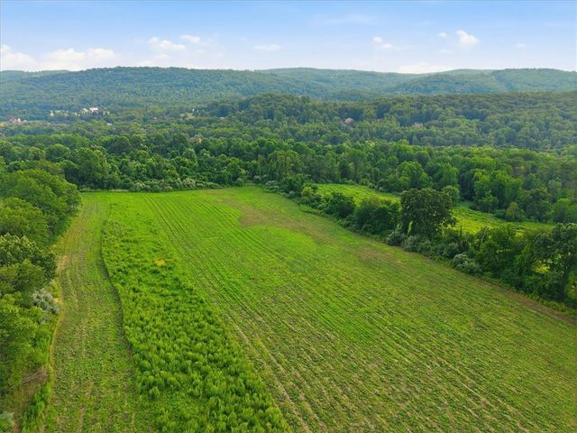 4065 Country Side Lane, Lower Saucon Twp, PA 18055