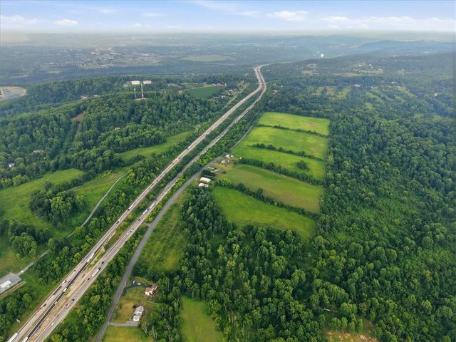 4065 Country Side Lane, Lower Saucon Twp, PA 18055