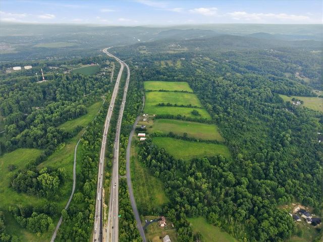 4065 Country Side Lane, Lower Saucon Twp, PA 18055