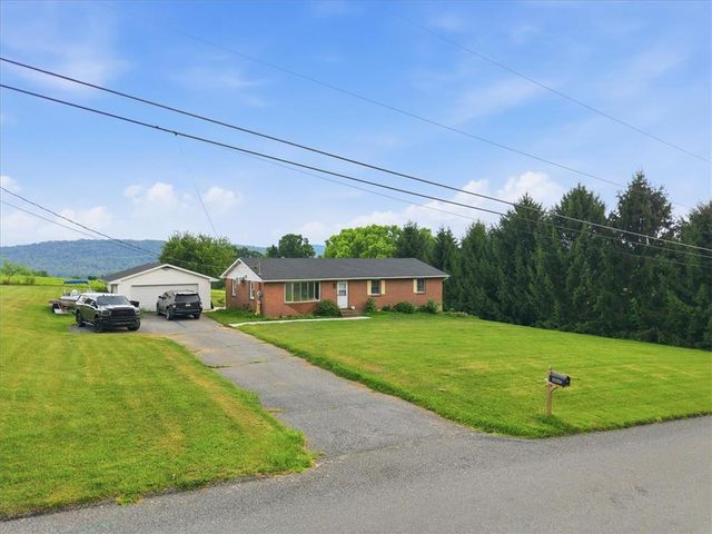 4065 Country Side Lane, Lower Saucon Twp, PA 18055