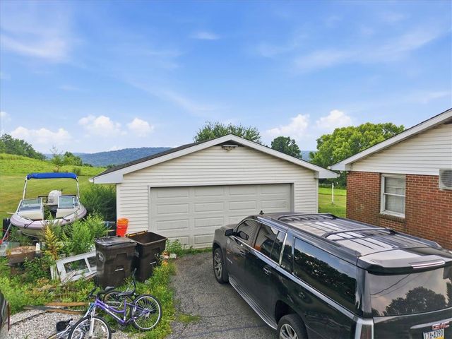 4065 Country Side Lane, Lower Saucon Twp, PA 18055