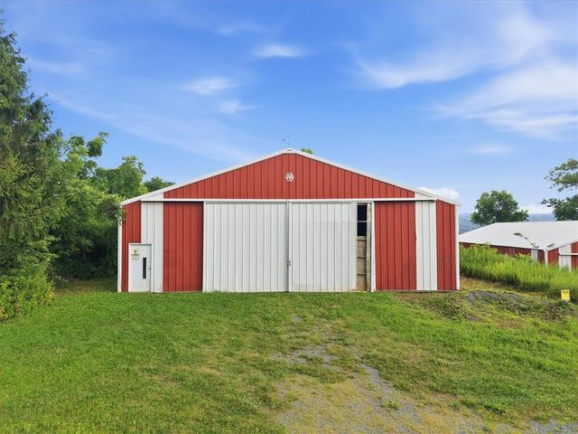 4065 Country Side Lane, Lower Saucon Twp, PA 18055