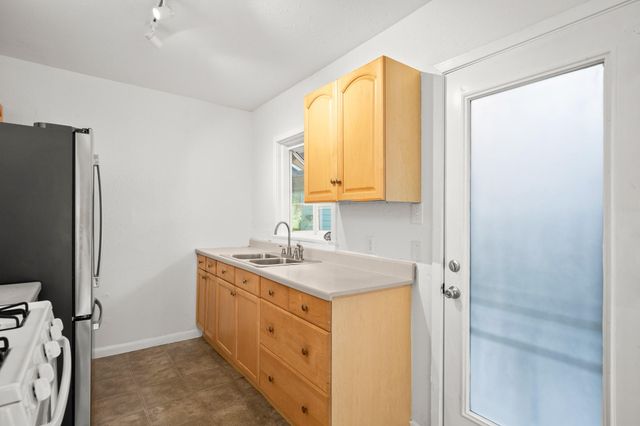 1707 Alguno RD C, Austin, TX 78757