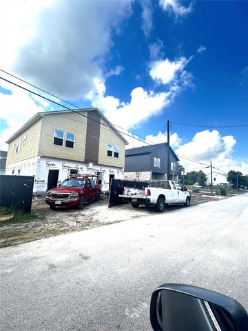 8409 Easter Street, Houston, TX 77088