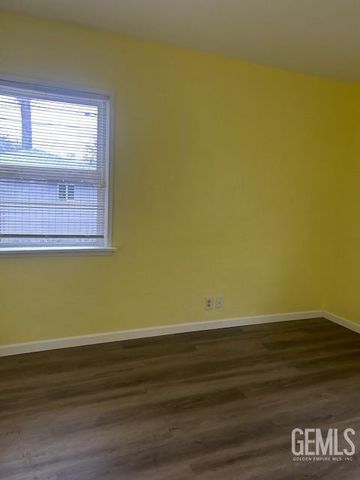 231 Bernard Street, Bakersfield, CA 93305