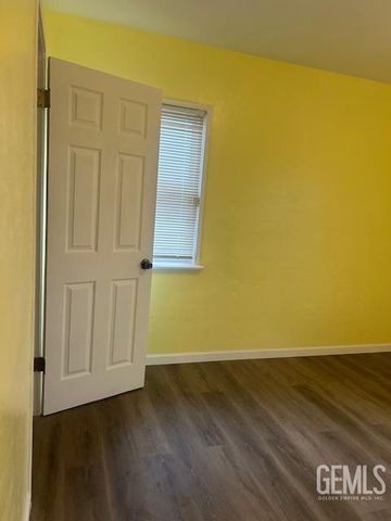 231 Bernard Street, Bakersfield, CA 93305