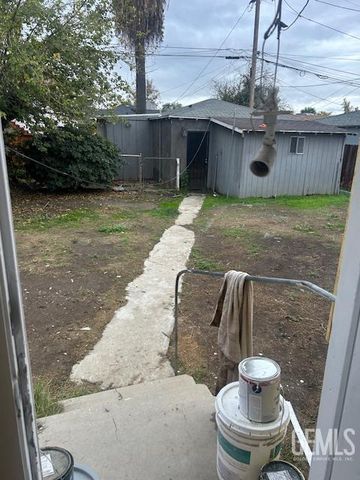 231 Bernard Street, Bakersfield, CA 93305