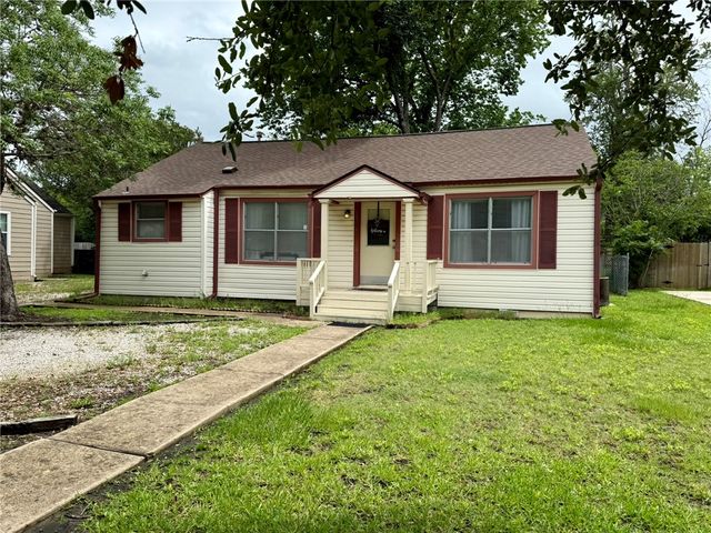 1203 Foster Avenue, College Station, TX 77840