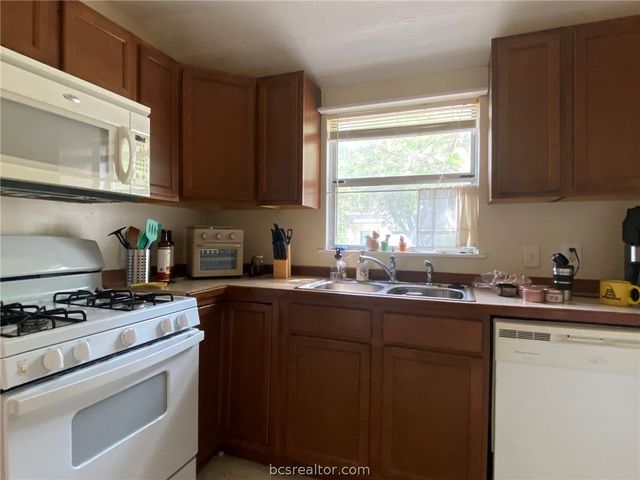 1203 Foster Avenue, College Station, TX 77840