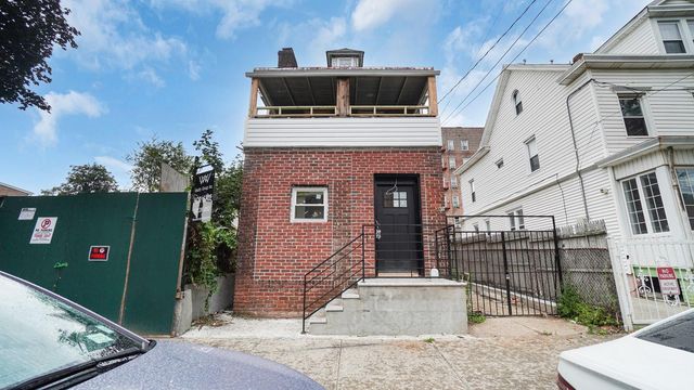 679 E 221st Street, Bronx, NY 10467