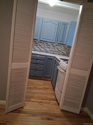 29 Hickory Street, Central Islip, NY 11722