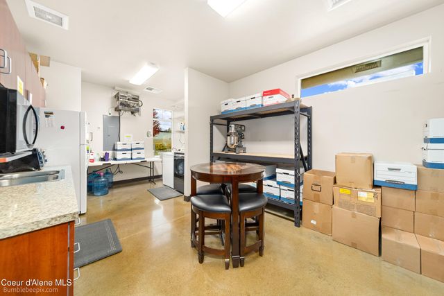 8300 N WAYNE DR, Hayden, ID 83835