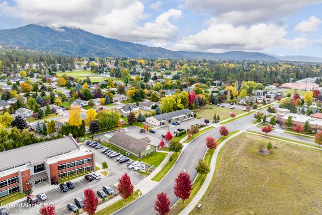 8300 N WAYNE DR, Hayden, ID 83835