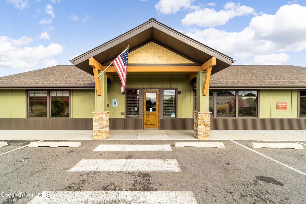 8300 N WAYNE DR, Hayden, ID 83835