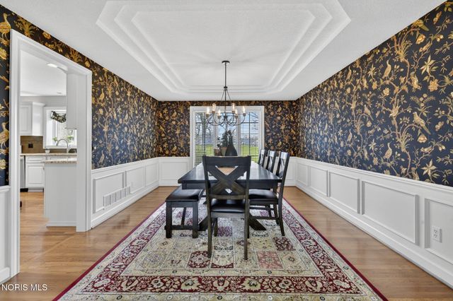 9114 Oak Valley Road, Holland, OH 43528