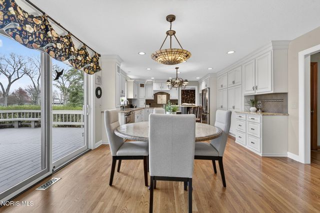 9114 Oak Valley Road, Holland, OH 43528