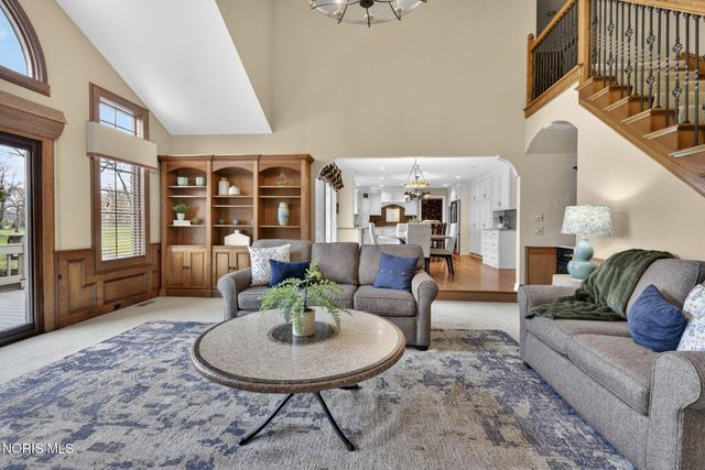 9114 Oak Valley Road, Holland, OH 43528